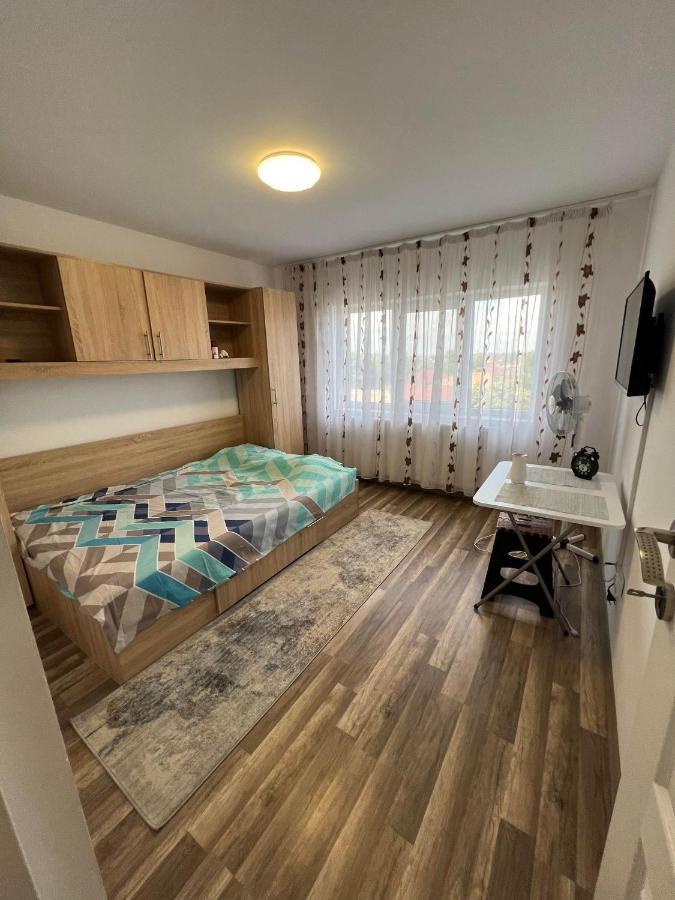 Apartament Cu 2 Dormitoare - Madalina Corabia Eksteriør bilde